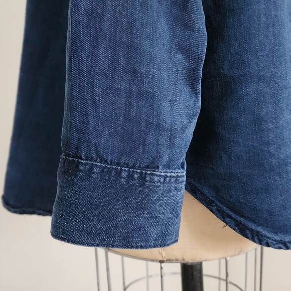 Banana Republic Ultra soft Denim shirt - Picture 9 of 11